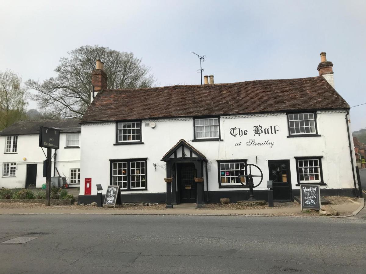 Bull Inn Reading Exteriér fotografie